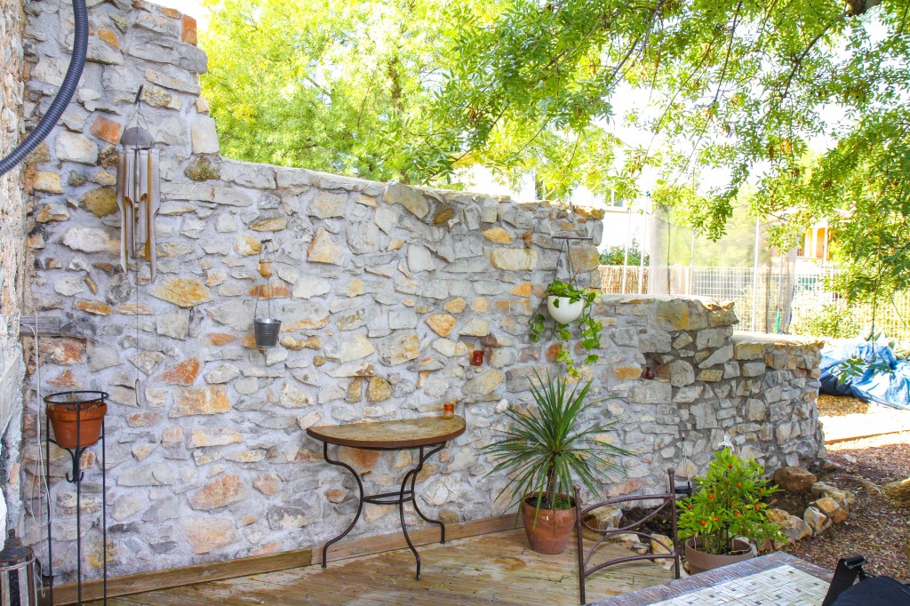 Restauration d'un mur en pierre après AvAp_Balaruc-2